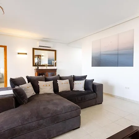 Cozy 2 Bedrooms In El Higueron Apartamento