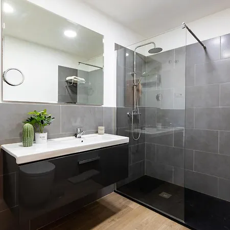 Apartamento Cozy 2 Bedrooms In El Higueron *