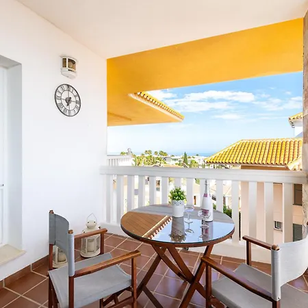Cozy 2 Bedrooms In El Higueron Apartamento