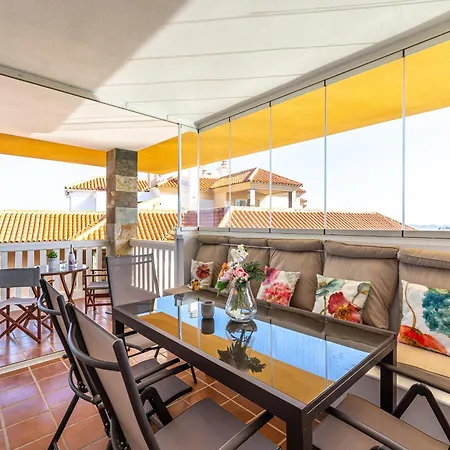 Cozy 2 Bedrooms In El Higueron *