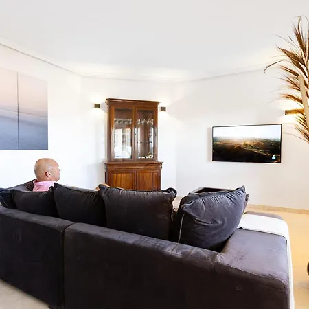 Cozy 2 Bedrooms In El Higueron Fuengirola