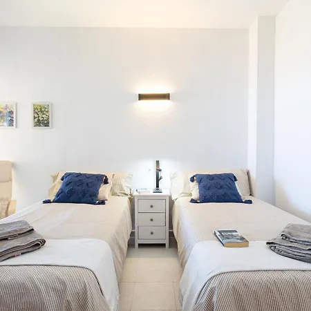Apartment Cozy 2 Bedrooms In El Higueron